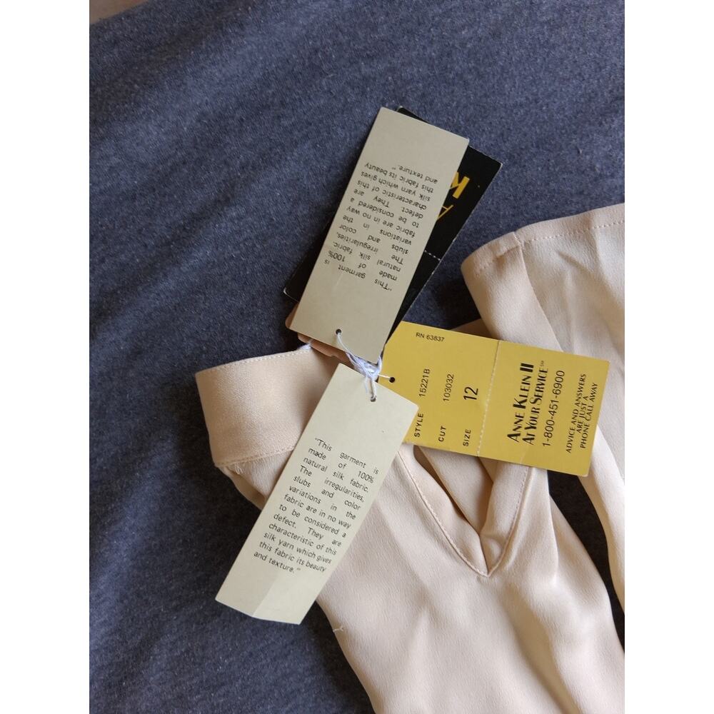 NWT Vintage Anne Klein II 100% Silk Cream Long Sleeve Button Down Blouse Size 12 - Picture 10 of 10